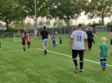 Laatste training S.K.N.W.K. JO7-1 van seizoen 2022-2023 (partijtje tegen de ouders) (51/130)